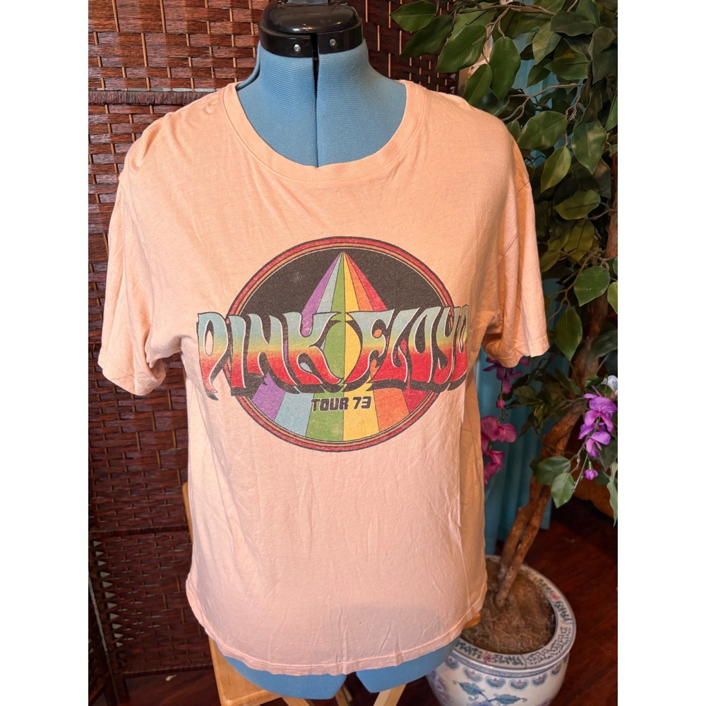 Daydreamer Pink Floyd Tour 73 Graphic T-Shirt Peach Rainbow Prism Rock Tee